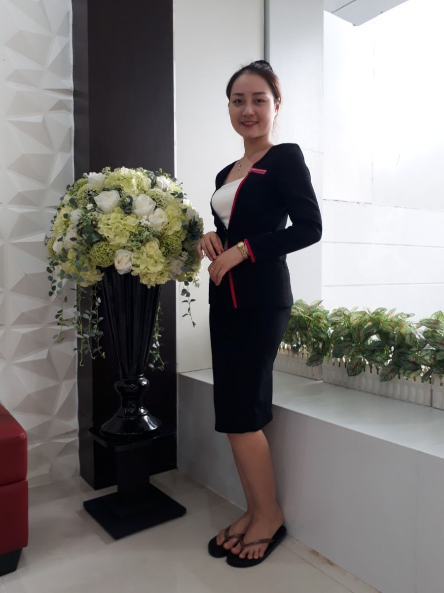 Đồng phục lễ tân