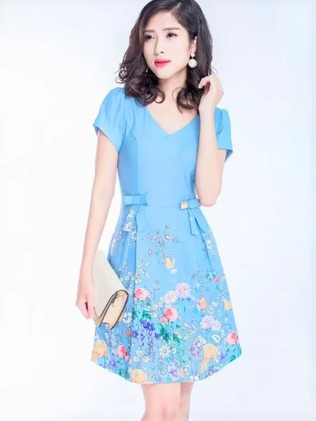 Mẫu đầm cổ tim, tay ngắn